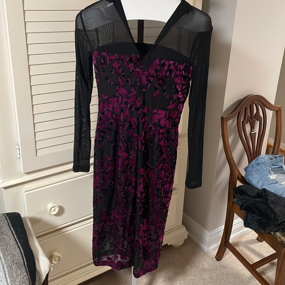 Beautiful dress - Picture 3 of 5